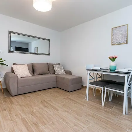 New Cosy And Modern Apartmant Kastela, Split Apartmán *